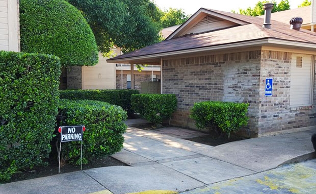 Gateway Apartments in Pilot Point, Texas